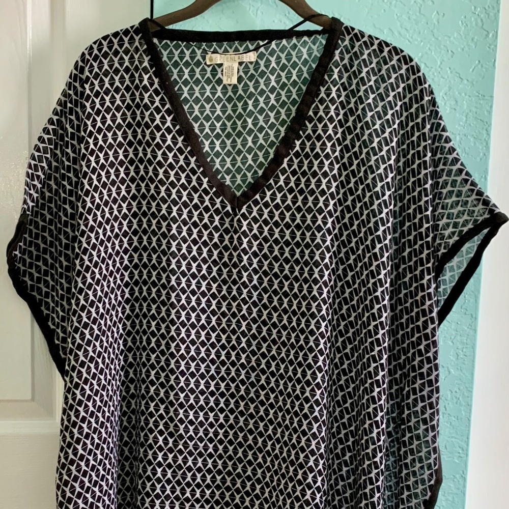 Black & White Coverup from Quagga